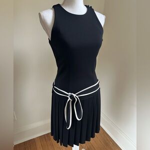 A.B.S. by Allen Schwartz Black Pleated Sleeveless Dress size Small